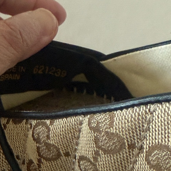 Gucci Women's Brown Espadrilles with Gold Logo - Picture 8 of 9